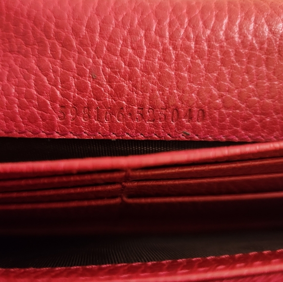 Gucci Interlocking GG Icon Red Leather Wallet on Chain - Picture 6 of 8
